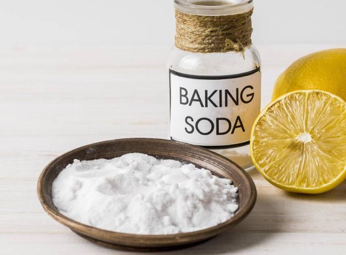 3-cach-diet-con-trung-trong-nha-ve-sinh