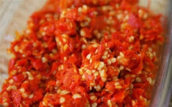Bạn cũng có thể ớt tươi để xua đuổi mối